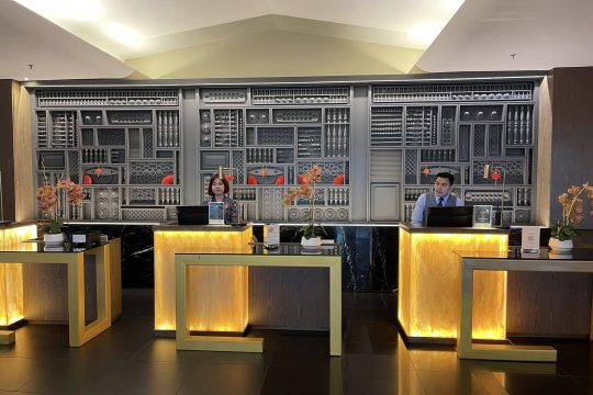 Golden-Lounge-at-KUL-Airport