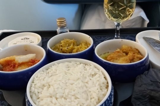 meal-served-by-klm