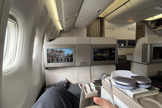 Refreshing-glass-of-lemonade