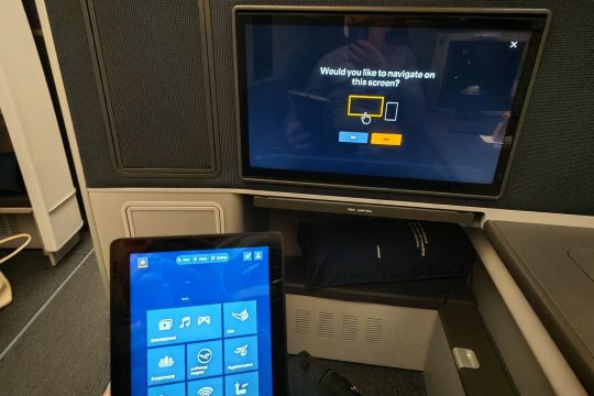 Lufthansa-entertainment-screen