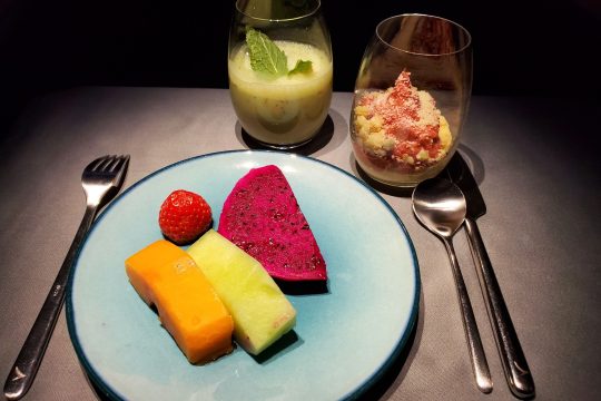 Fresh-fruit-plate