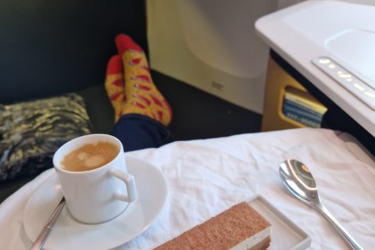 Indulgent-France-Lounge