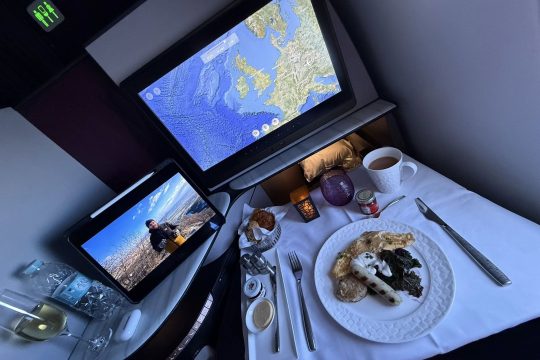 In-Flight-Meal--Entertainment.