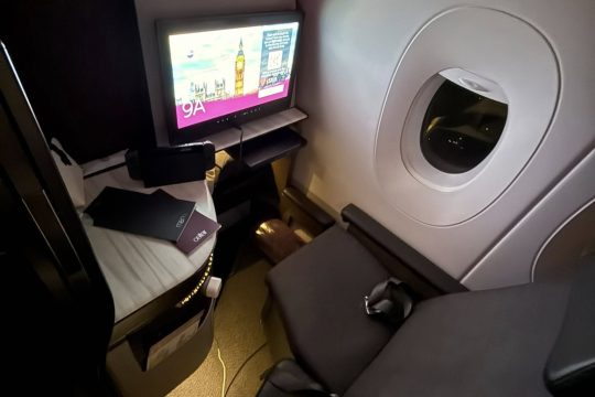 Q-Suites-Lie-Flatt-Seat