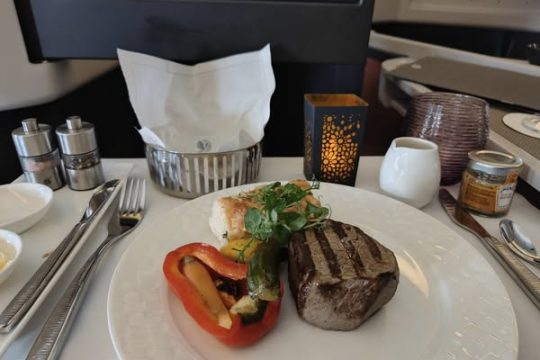 Qatar-Airways-Steak-Meal