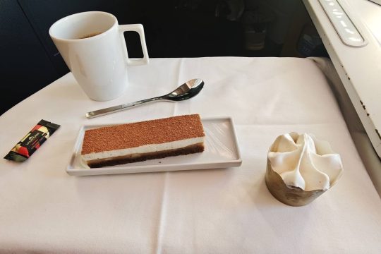 Cake-tea-in-flight
