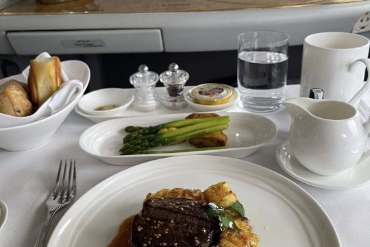 Emirates-Steak-Meal