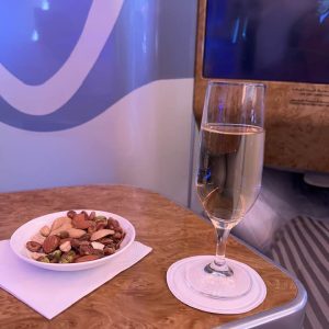 innflight-Champagne-nuts