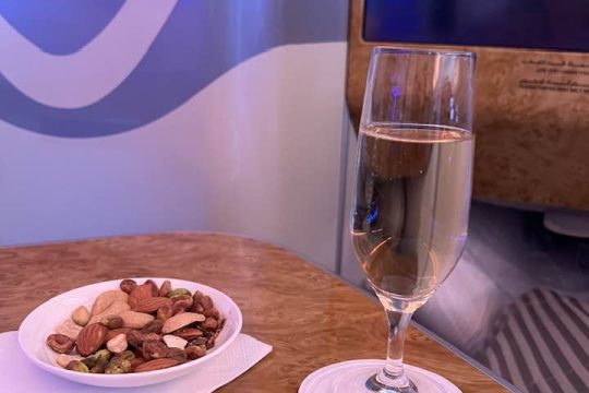 innflight-Champagne-nuts