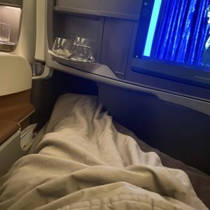 Business-class-bed-setup