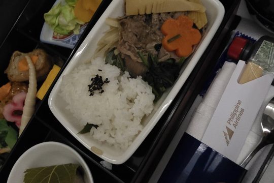Business-Class-Meal