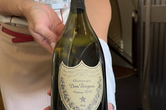 champagne-in-Emirates