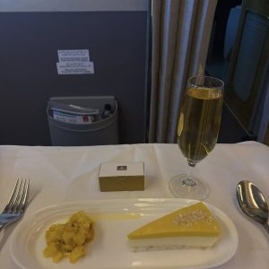 Dessert-in-Emirates-business-class