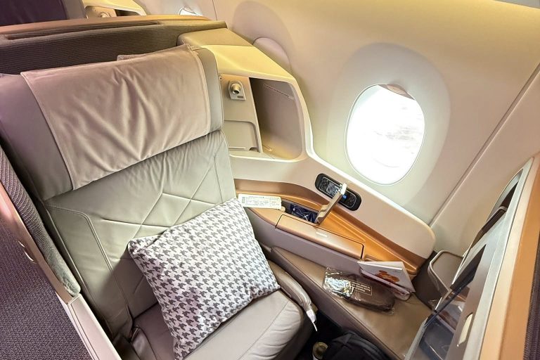 Spacious SQ28 business class cabin
