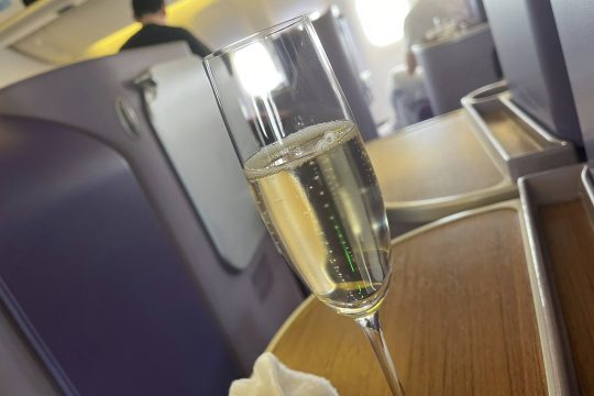 Champagne-in-Business-Class
