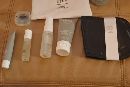 Armani-amenity-kit