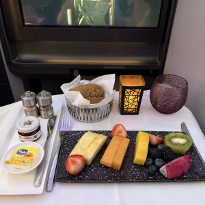 Qatar-Airways-breakfast-meal