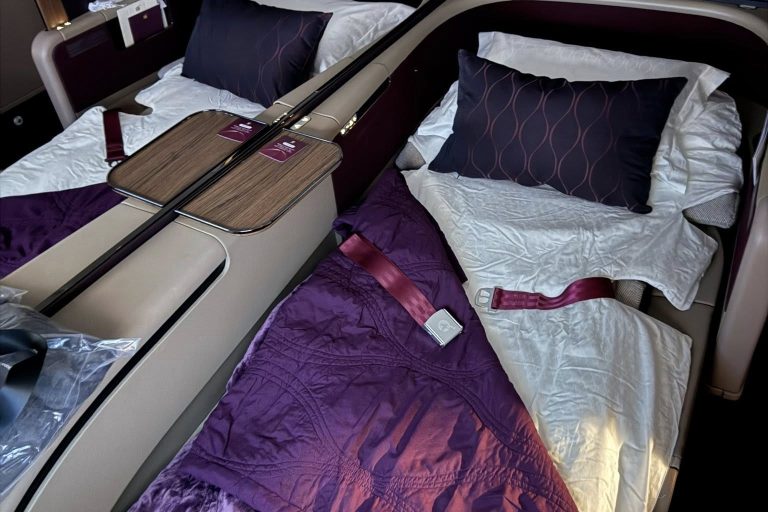 Spacious first class suite on Qatar Airways