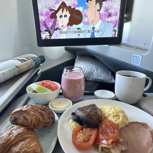 Business-class-breakfast