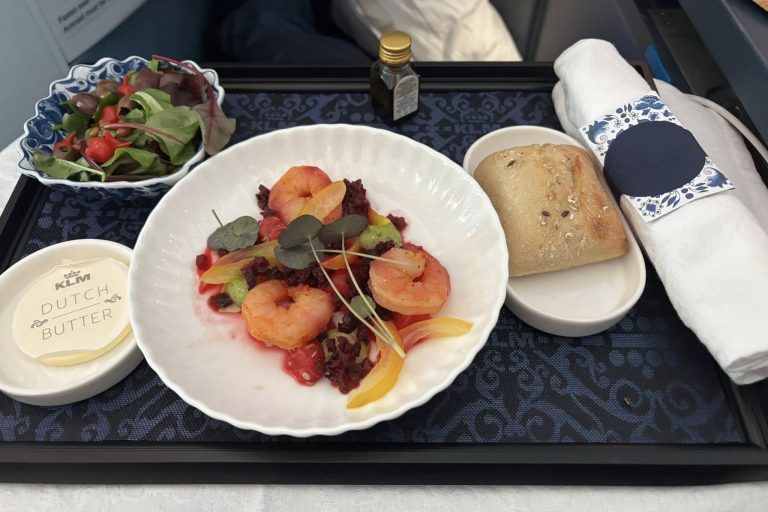 A look at the meal served on the AMS to MEX route