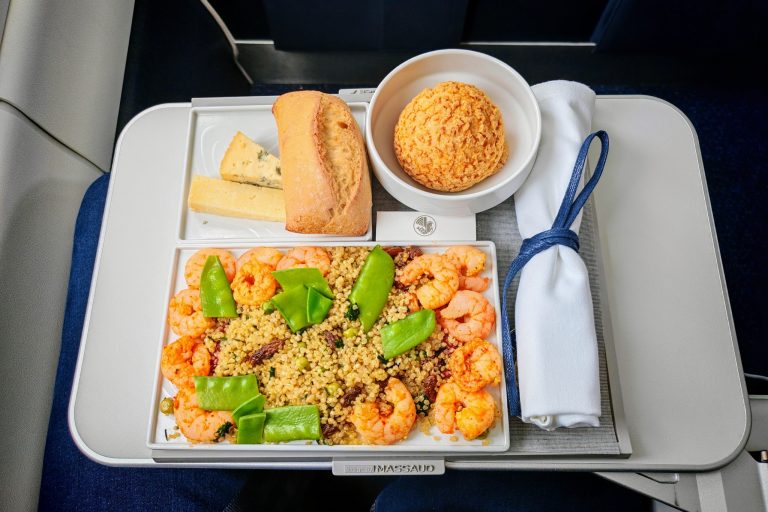 Fresh meal served on Air France flight AF1331